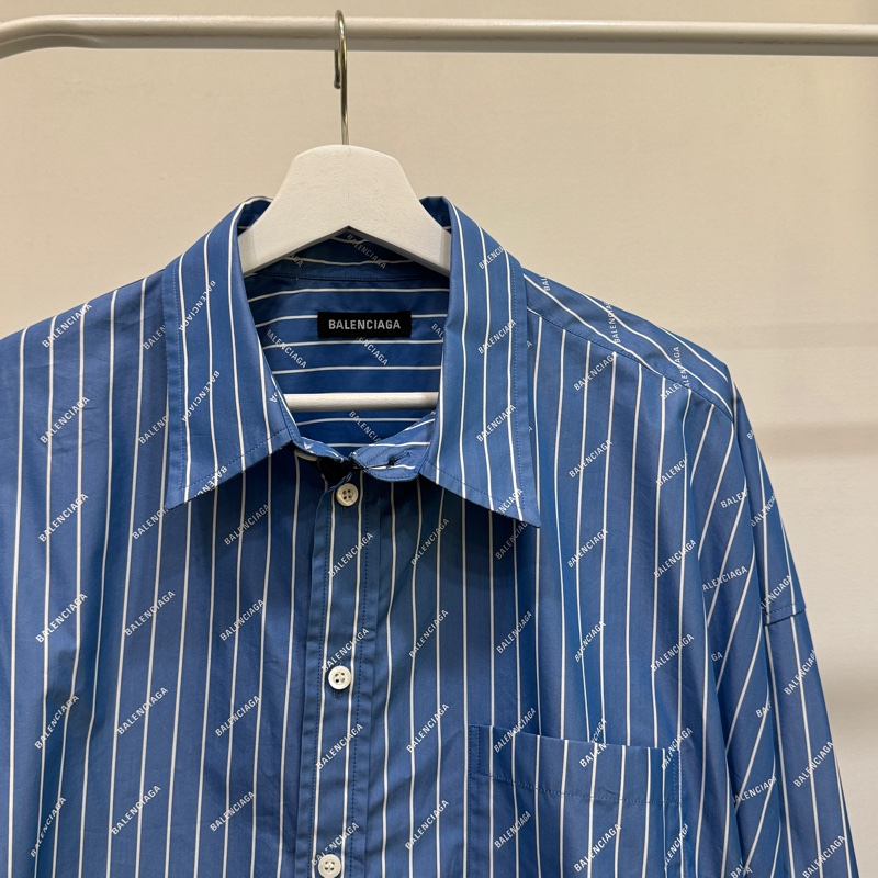 99新僅試穿｜巴黎世家 Balenciaga 藍白logo襯衫 39號-1