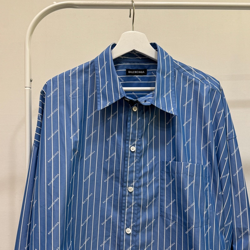99新僅試穿｜巴黎世家 Balenciaga 藍白logo襯衫 39號-3