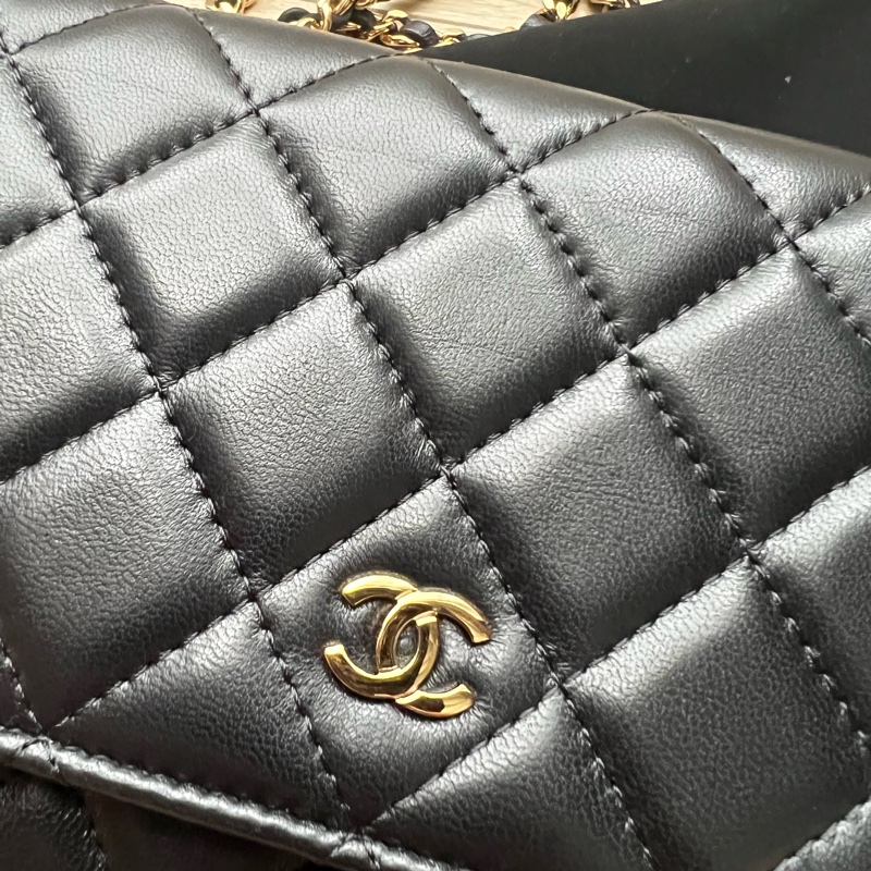 Chanel wallet on chain 黑色小羊皮金扣WOC經典鏈子皮夾-1
