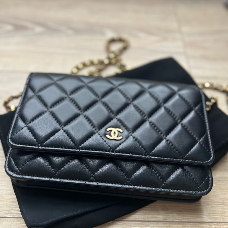 Chanel wallet on chain 黑色小羊皮金扣WOC經典鏈子皮夾-6