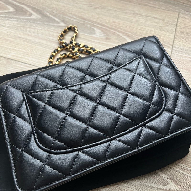 Chanel wallet on chain 黑色小羊皮金扣WOC經典鏈子皮夾-7