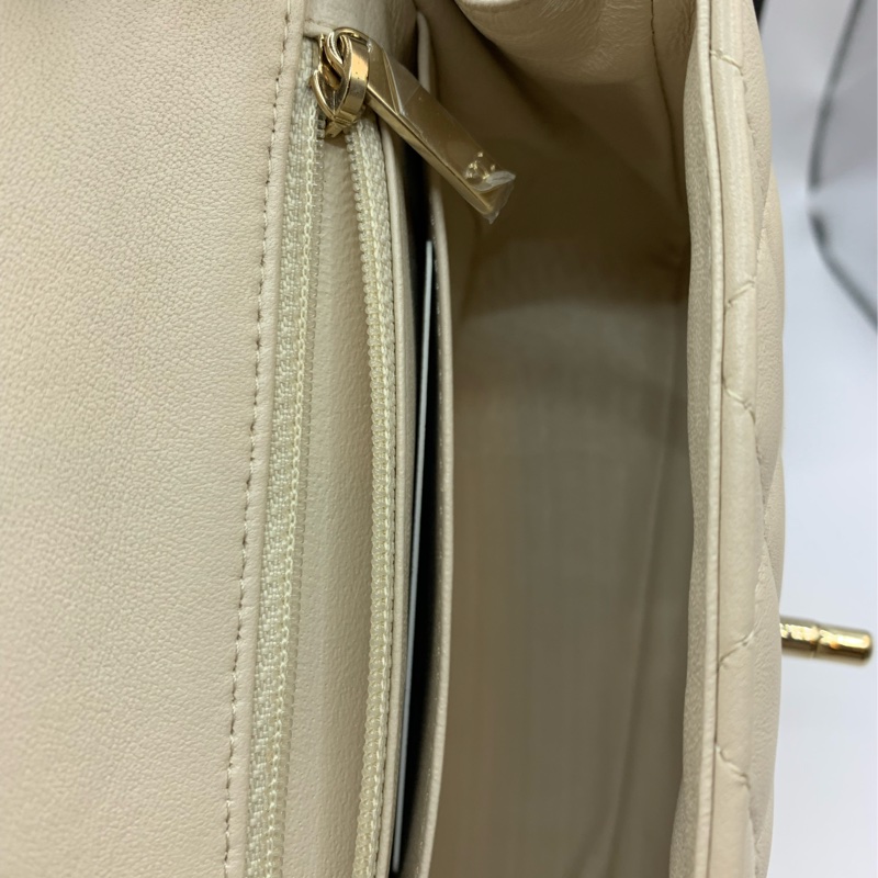 9新 Chanel香奈兒米色羊皮金鏈方胖子-12