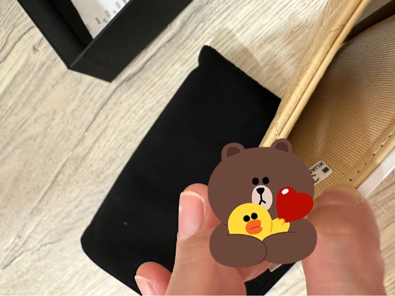 低於市價 全新chanel 甜出 logo膜都在 法國購證 經典小型口蓋皮夾 香奈兒 經典 奶茶色 短夾 金logo-3