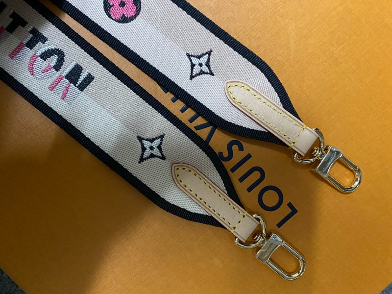 LV LOUIS VUlTTON 雙色LOGO 圖騰刺繡寬肩帶/可調式背帶/包款配件-3