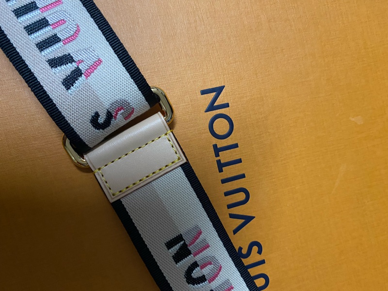 LV LOUIS VUlTTON 雙色LOGO 圖騰刺繡寬肩帶/可調式背帶/包款配件-6