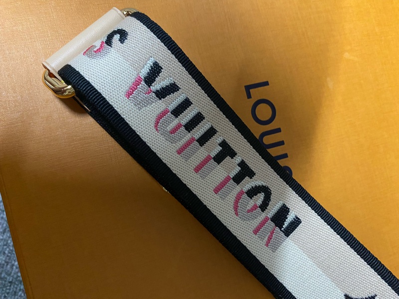 LV LOUIS VUlTTON 雙色LOGO 圖騰刺繡寬肩帶/可調式背帶/包款配件-7