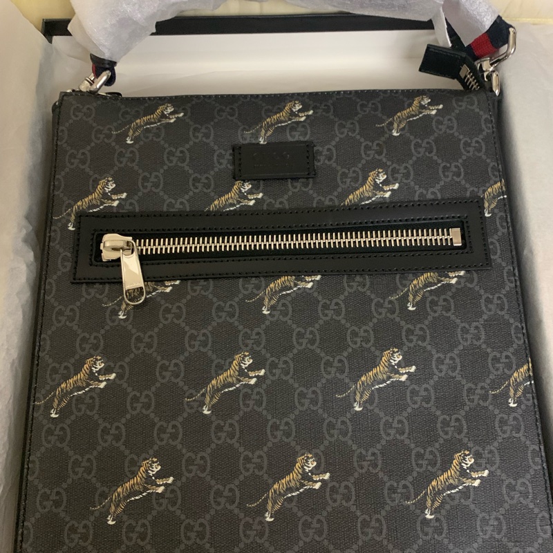 GUCCI 郵差包 老虎滿版印花 側背包 474137-1