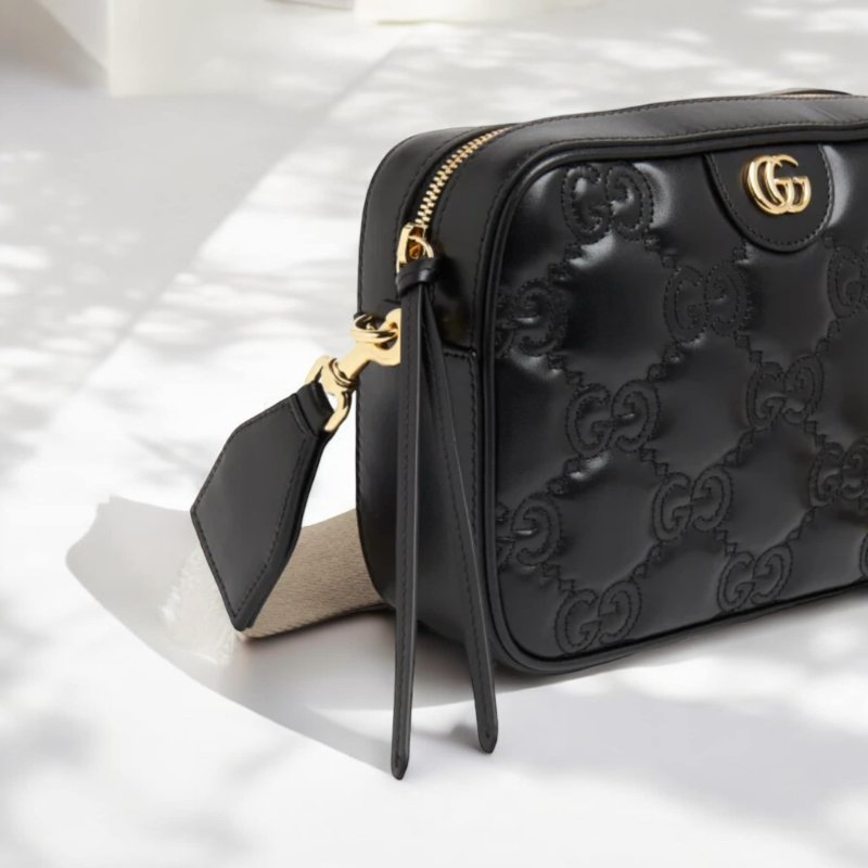 GUCCI 全皮壓紋雙G相機包/黑色-2