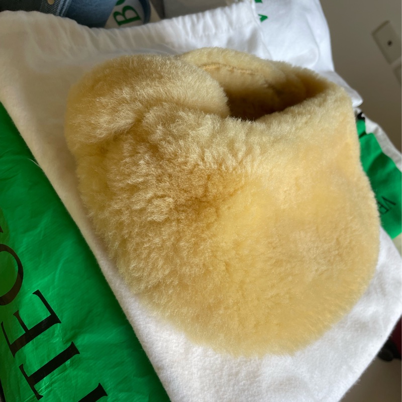 Bottega Veneta 泰迪熊 mini shearling Jodie knotted tote BV mini jodie-1