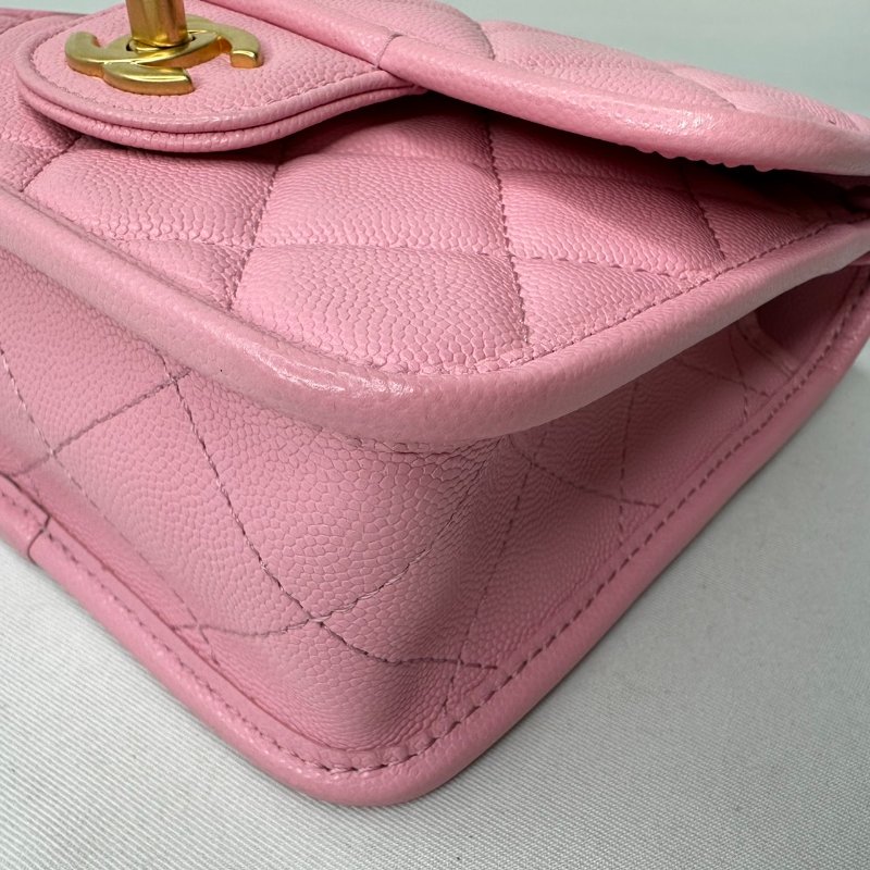 CHANEL 22k粉色手柄豆腐包-11