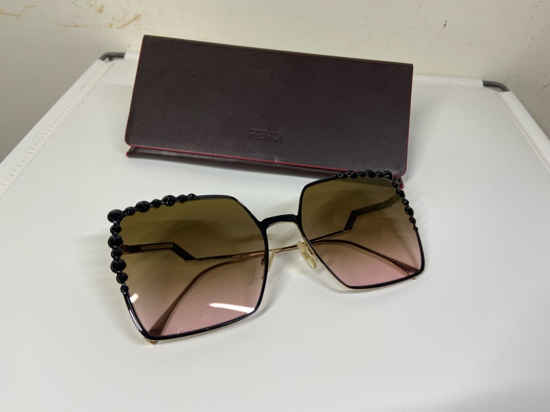 FENDI 廣告款 大方框 太陽眼鏡 (黑色)FF0259S-205-8