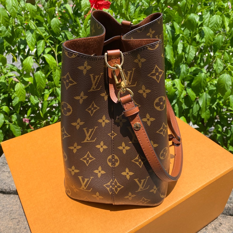 近新 Louis Vuitton LV M44887焦糖色新款Neonoe 經典花紋肩斜兩用水桶包-2