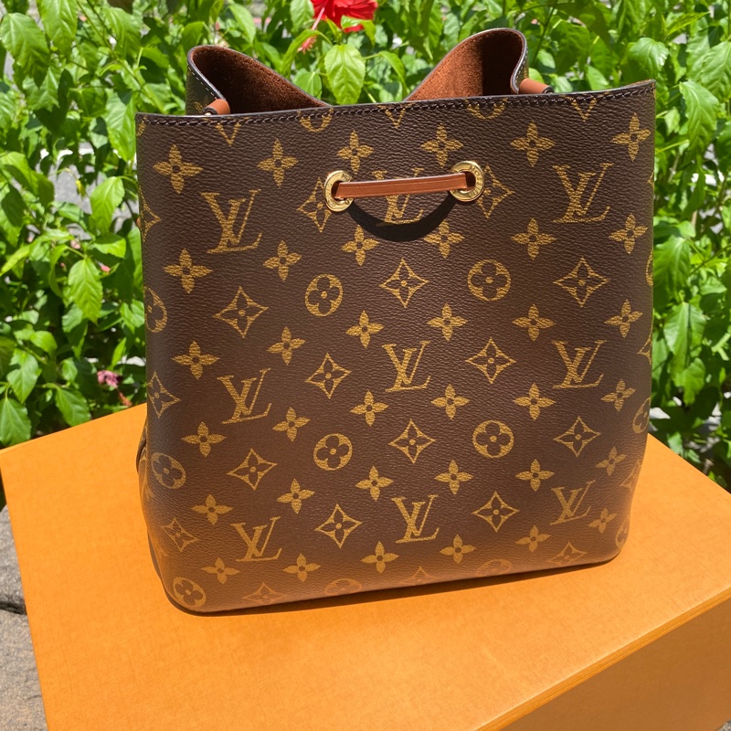 近新 Louis Vuitton LV M44887焦糖色新款Neonoe 經典花紋肩斜兩用水桶包-3