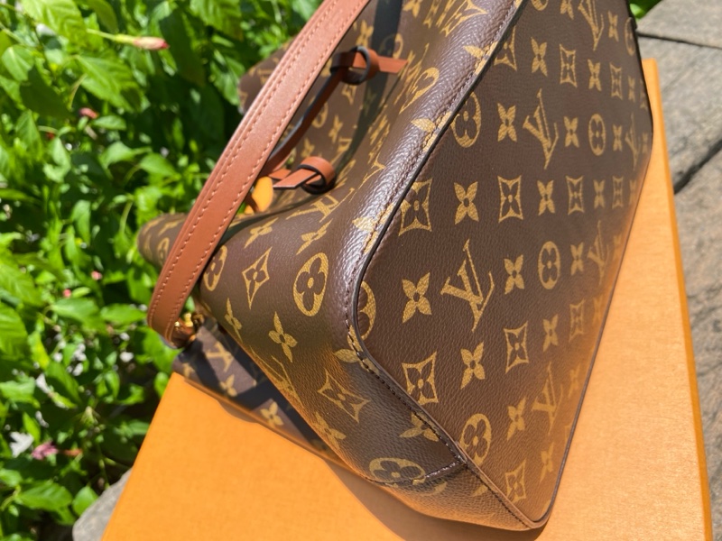 近新 Louis Vuitton LV M44887焦糖色新款Neonoe 經典花紋肩斜兩用水桶包-8