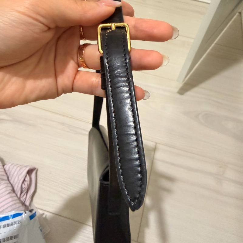 Celine Triomphe 黑色皮革凱旋門腋下包CLAUDE亮澤牛皮革肩揹袋-5