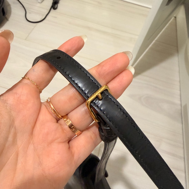 Celine Triomphe 黑色皮革凱旋門腋下包CLAUDE亮澤牛皮革肩揹袋-6