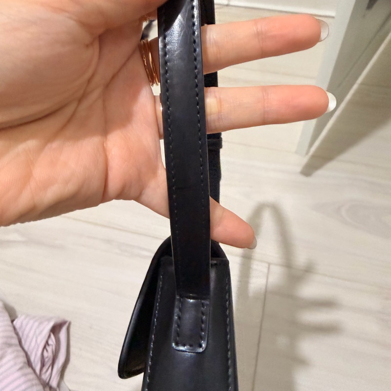 Celine Triomphe 黑色皮革凱旋門腋下包CLAUDE亮澤牛皮革肩揹袋-8