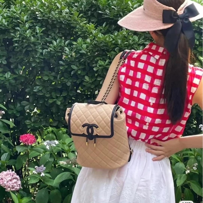 香奈兒 CHANEL荔枝牛皮米拼黑 磁釦束繩 小號雙肩背包 金釦 ⭕️膠膜幾乎未撕⭕️99新未使用收藏品⭕️-1