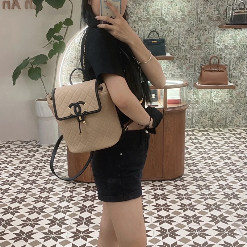 香奈兒 CHANEL荔枝牛皮米拼黑 磁釦束繩 小號雙肩背包 金釦 ⭕️膠膜幾乎未撕⭕️99新未使用收藏品⭕️-2