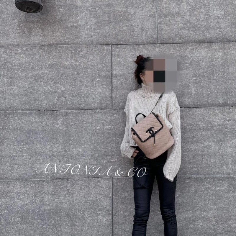 香奈兒 CHANEL荔枝牛皮米拼黑 磁釦束繩 小號雙肩背包 金釦 ⭕️膠膜幾乎未撕⭕️99新未使用收藏品⭕️-3