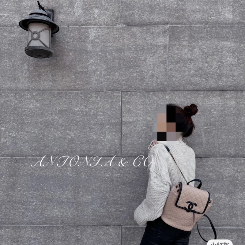 香奈兒 CHANEL荔枝牛皮米拼黑 磁釦束繩 小號雙肩背包 金釦 ⭕️膠膜幾乎未撕⭕️99新未使用收藏品⭕️-25