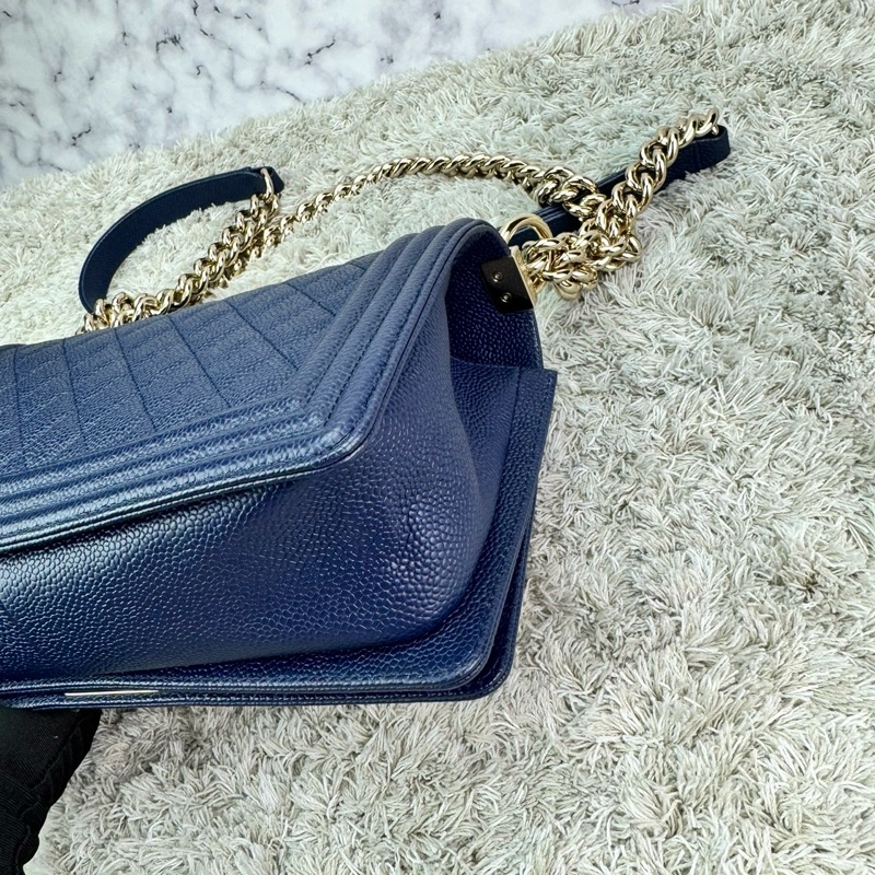 香奈兒 CHANEL 經典系列 BOY 25 荔枝牛皮 海軍藍 淡金釦-12