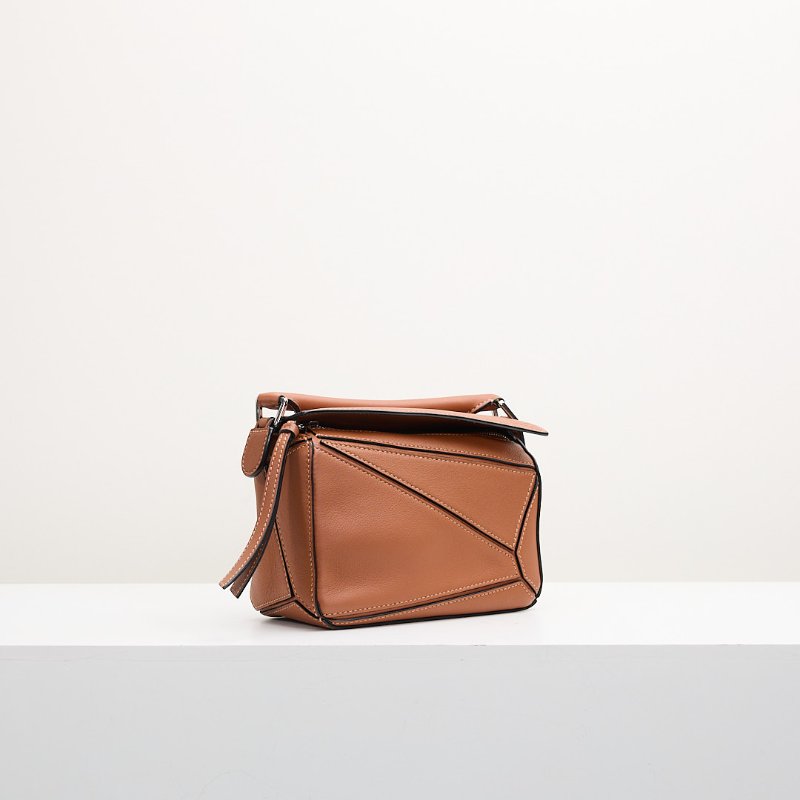 Loewe puzzle mini 焦糖色-1