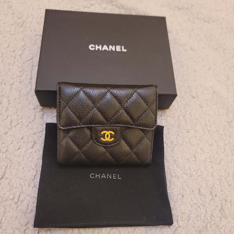 🎊七夕優惠🎊 CHANEL香奈兒 經典雙C金色LOGO菱格紋荔枝紋牛皮短夾-0