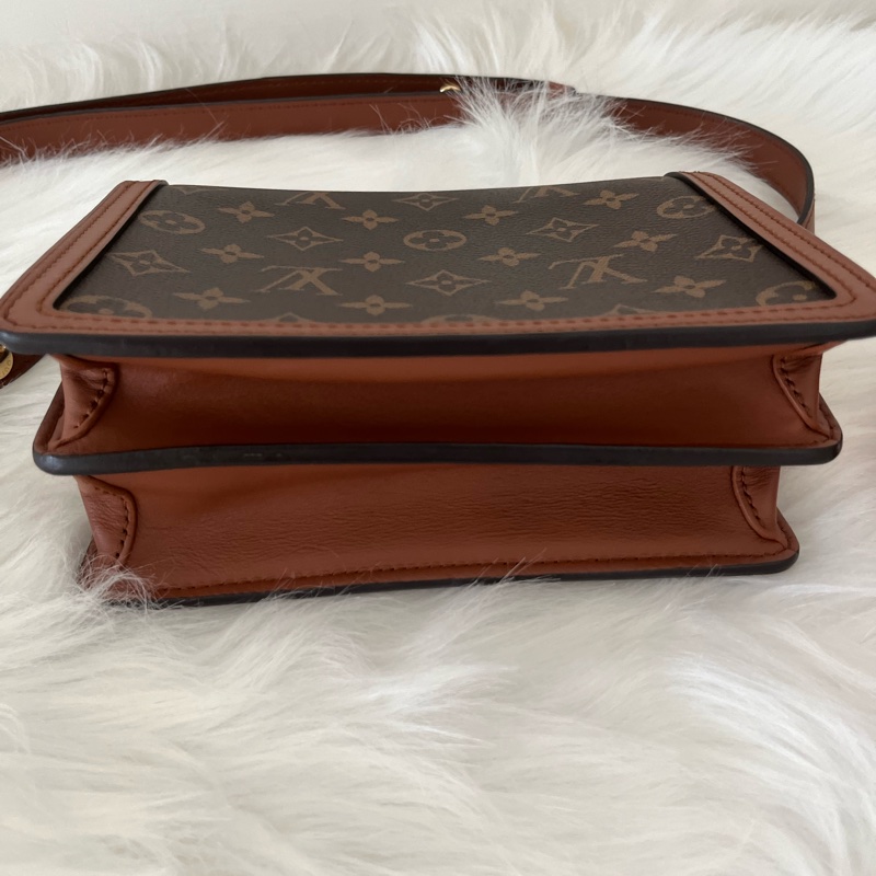 （特定客人已訂）LV M44580 DAUPHINE系列帆Reverse皮革飾邊帆布肩斜背包-4