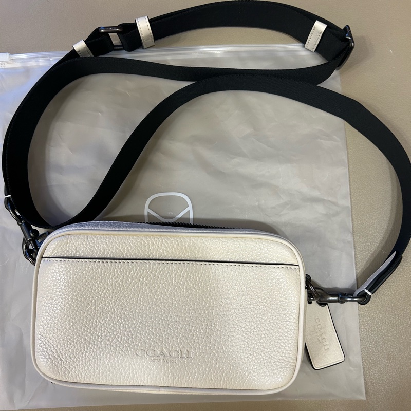 coach 荔枝紋小牛皮相機包(白色)-0