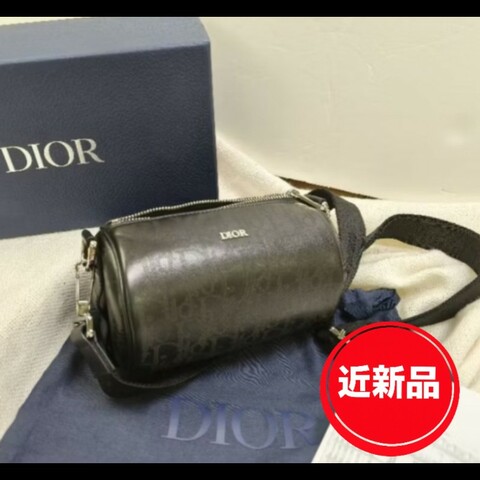 ‼️年前限時特賣‼️（原45800）至1/25⏰【9成新】㊣✨Christian Dior✨(附盒/台灣購證)迪奧 CD 黑色 雷射雕紋 老花 圓筒包 桶包 肩背包 斜背包/二手包/保證正品🌳二手樹屋🌳