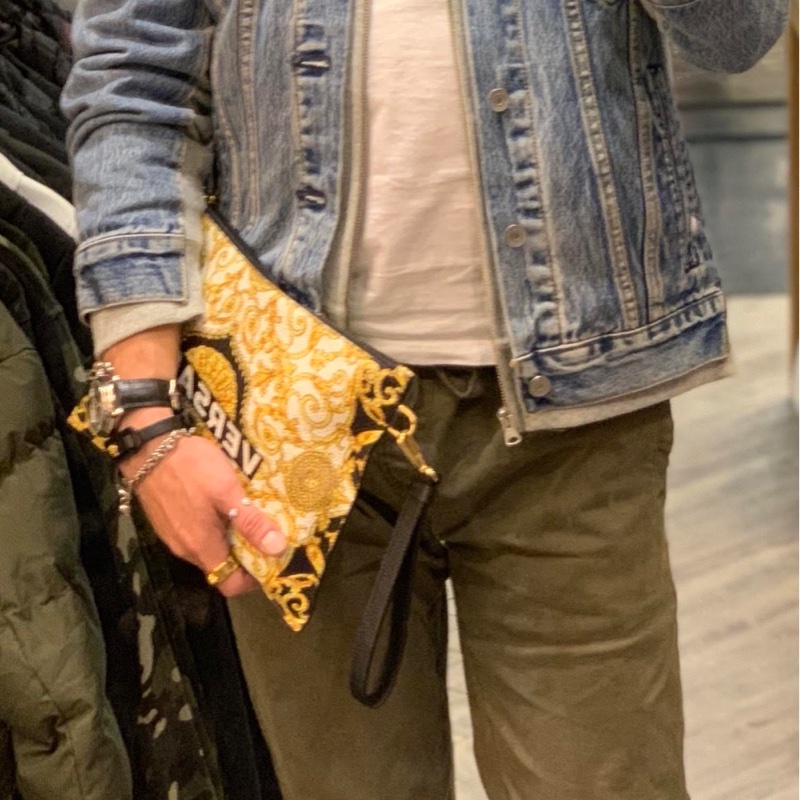 🙏求變現🙏VERSACE 范思哲 凡賽斯 皮革 巴洛克印花 手拿包 二手正品-0