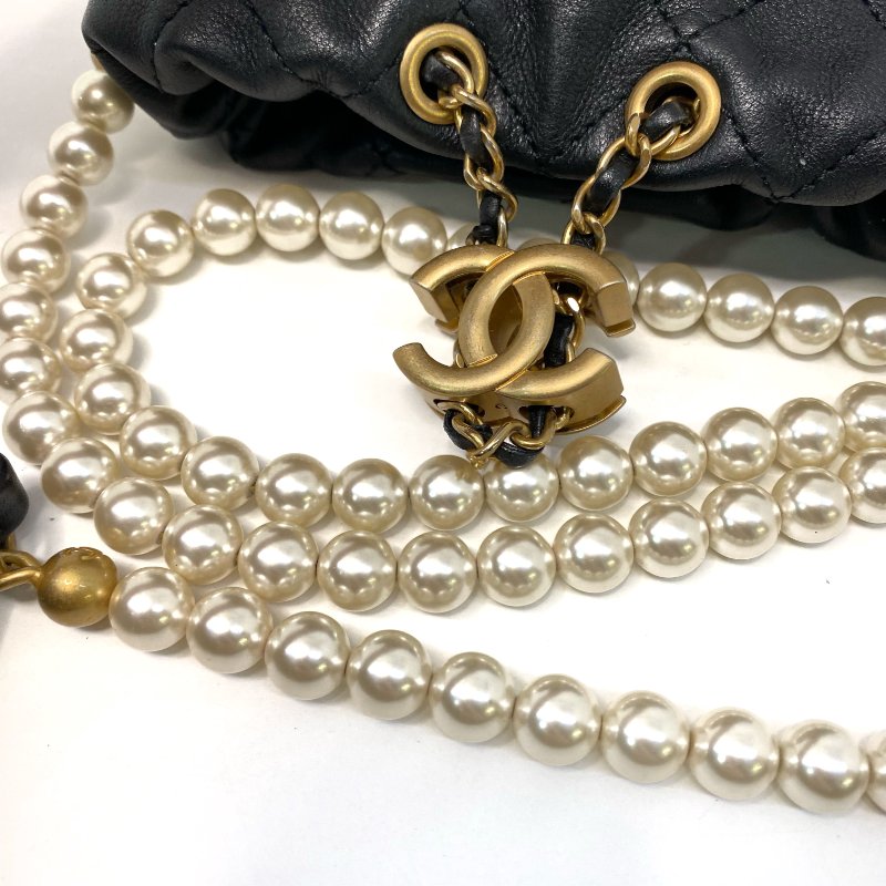 △ Chanel 香奈兒 Mini Bucket Black Lambskin Faux Pearl Chain Backpack 迷你黑色羊皮仿珍珠鏈條水桶包 AS2529 - 247014707-5