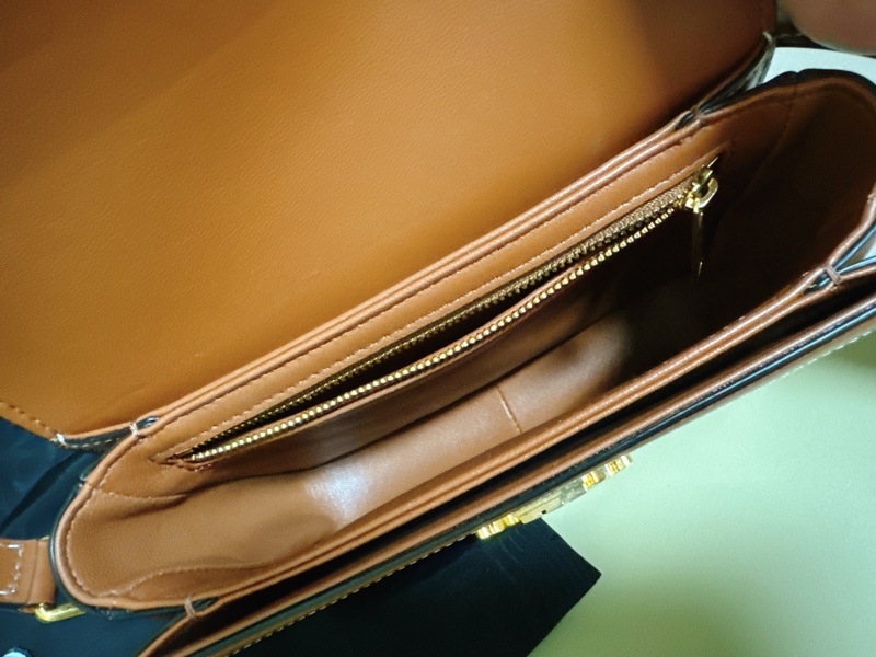 CELINE 標誌印花及牛皮TEEN TRIOMPHE凱旋門手袋-20