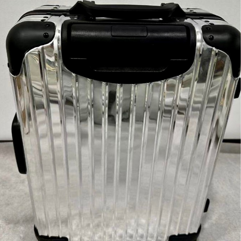 稀少全新 Moncler x RIMOWA 限量聯名款登機箱-2