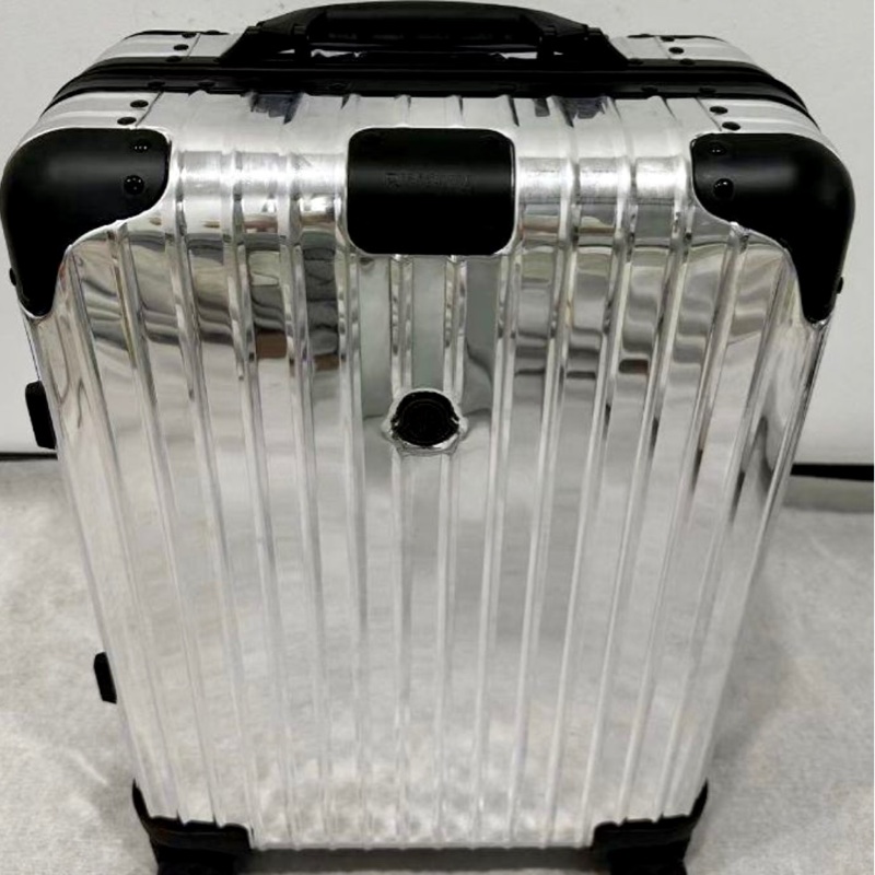 稀少全新 Moncler x RIMOWA 限量聯名款登機箱-17