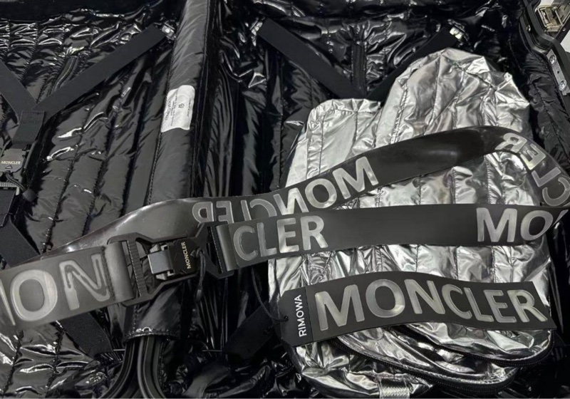 稀少全新 Moncler x RIMOWA 限量聯名款登機箱-32