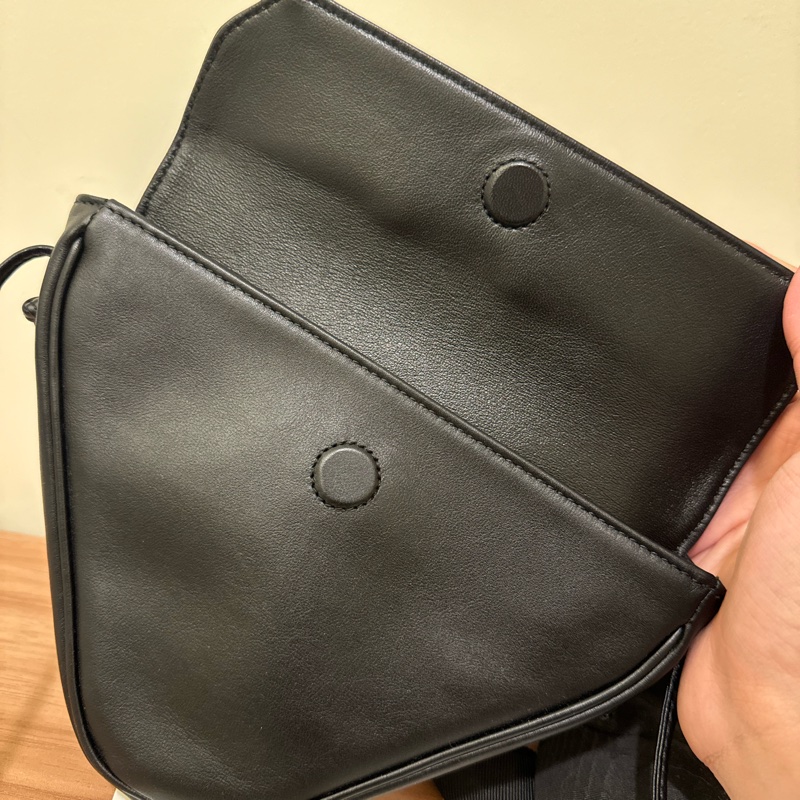 CELINE 三角包全黑男女適合-3