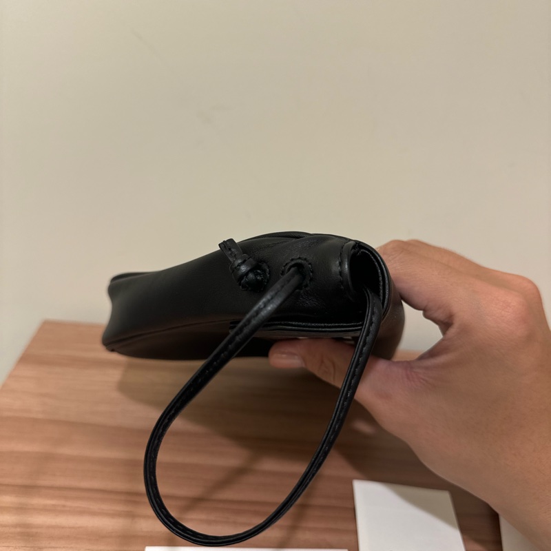 CELINE 三角包全黑男女適合-8