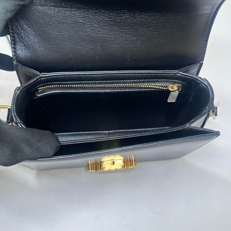 Celine瑟琳TEEN TRIOMPHE黑金凱旋門單肩包-10