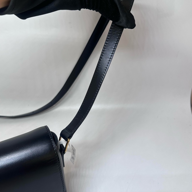 Celine瑟琳TEEN TRIOMPHE黑金凱旋門單肩包-11