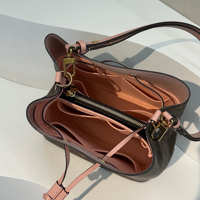 Lv粉繩水桶包Noe-1