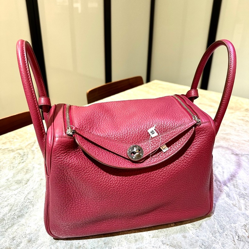 【美收精品】HERMES 愛馬仕 寶石紅色 TC牛皮 LINDY 30 肩背包 銀扣 98-48-3