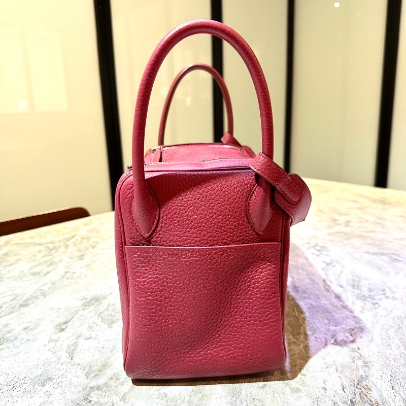 【美收精品】HERMES 愛馬仕 寶石紅色 TC牛皮 LINDY 30 肩背包 銀扣 98-48-6