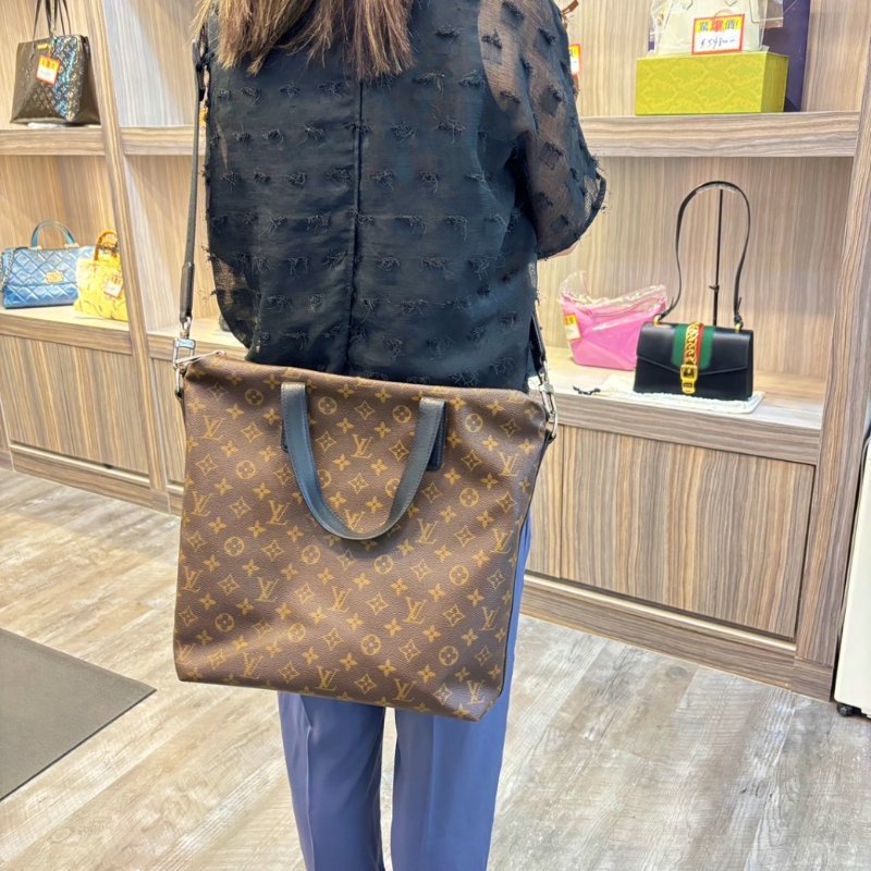 LV M56708 DAVIS GM 原花手提包 斜背包 公事包-3