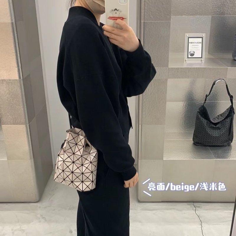 【售出】三宅一生 BaoBao水桶包🪣 奶茶色 肩背包 斜背包 手提包-1