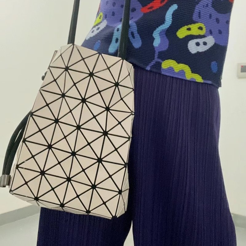 【售出】三宅一生 BaoBao水桶包🪣 奶茶色 肩背包 斜背包 手提包-2