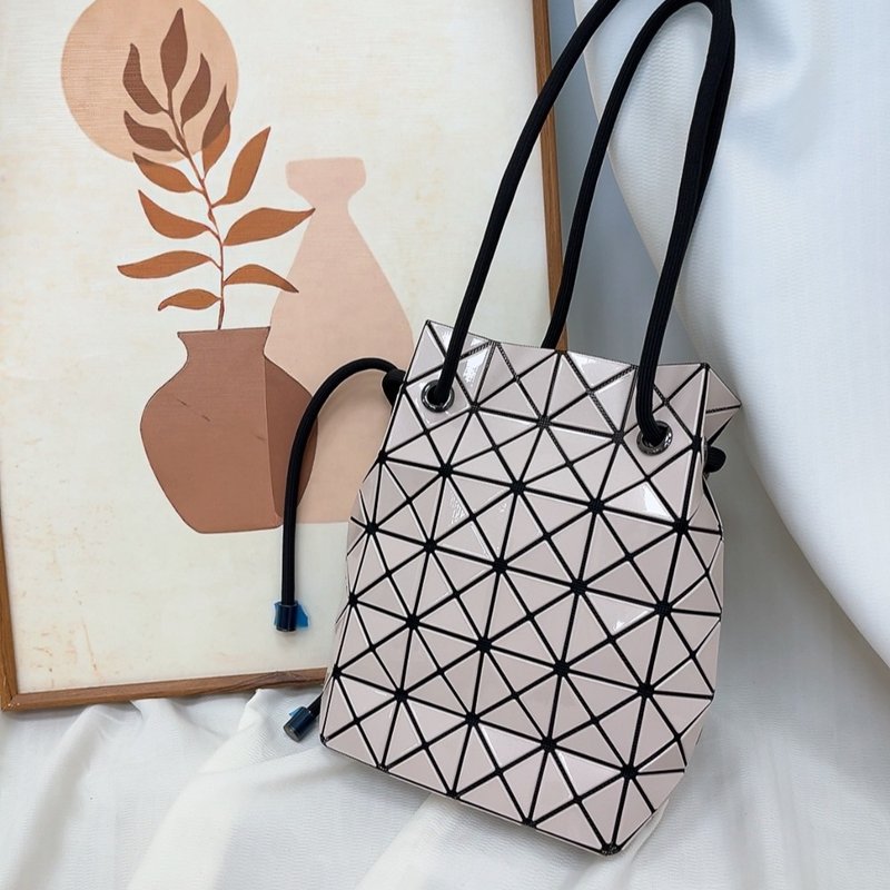 【售出】三宅一生 BaoBao水桶包🪣 奶茶色 肩背包 斜背包 手提包-7