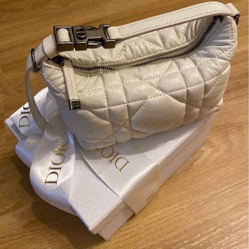 DIOR 中碼 DiorTravel Nomad 手拿包 奶白色大型籐格紋圖案小牛皮-2