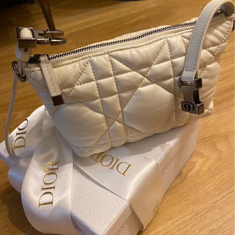 DIOR 中碼 DiorTravel Nomad 手拿包 奶白色大型籐格紋圖案小牛皮-4